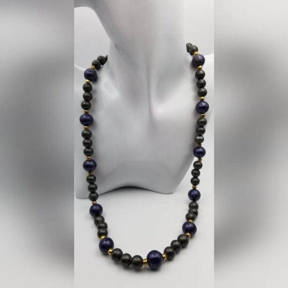 Jewelry - Midnight feast garden necklace‎